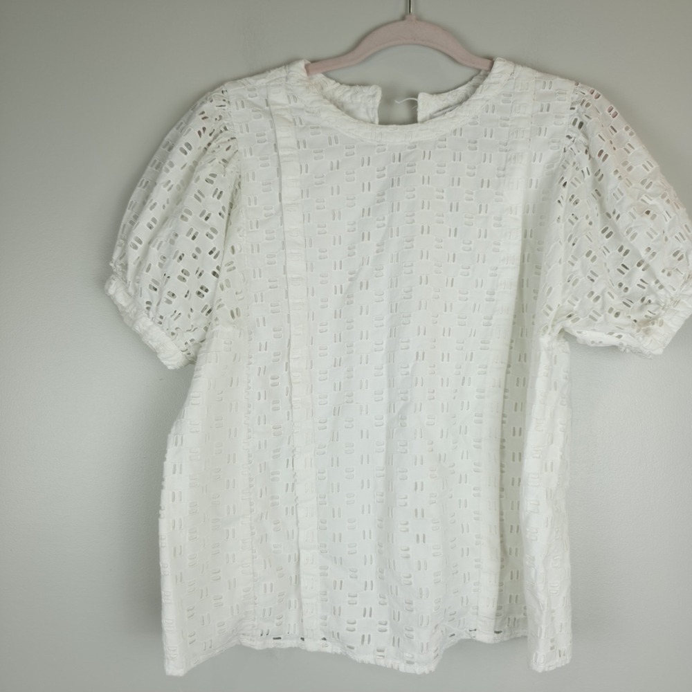 Elizabeth & James White Cotton Eyelet Top Med Shirt Short Slv Pleated Lined.C187
